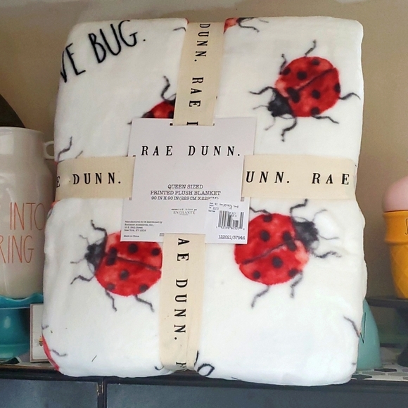 Rae Dunn π₯90x90π€ LOVE β€οΈ BUG π queen plush blanket NWT